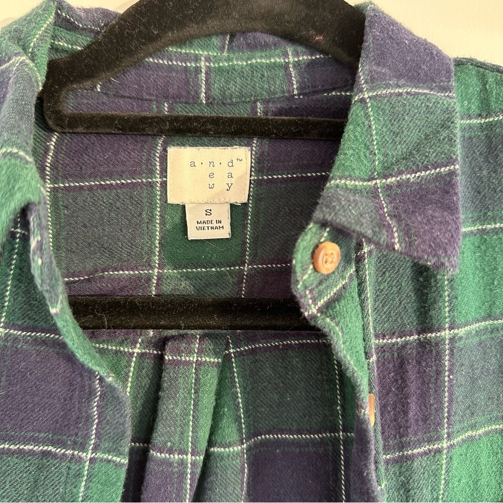 A New Day Green and Navy Plaid Flannel Size Small - Picture 4 of 4